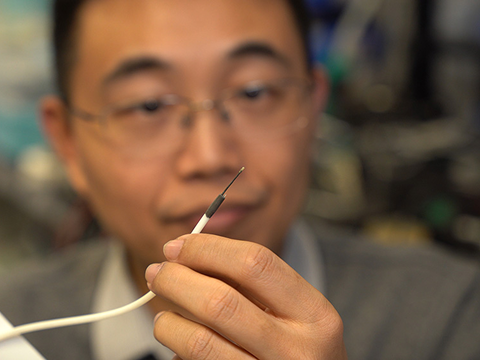 hkust_develops_worlds_smallest_multifunctional_biomedical_robot_for_interventional_diagnosis_and_treatment.png